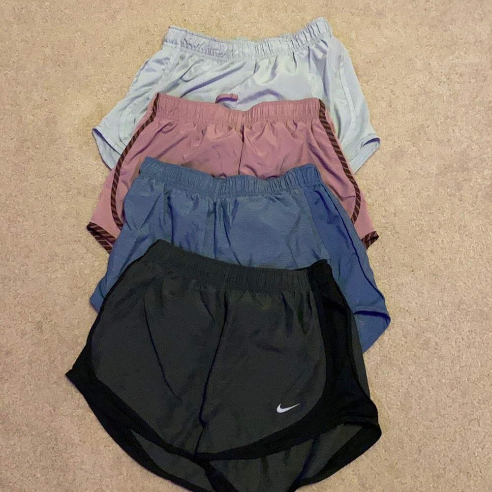 Set of 4 Nike shorts